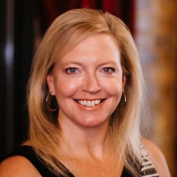 Renee Hermen headshot